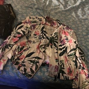 Guess cropped letter jacket